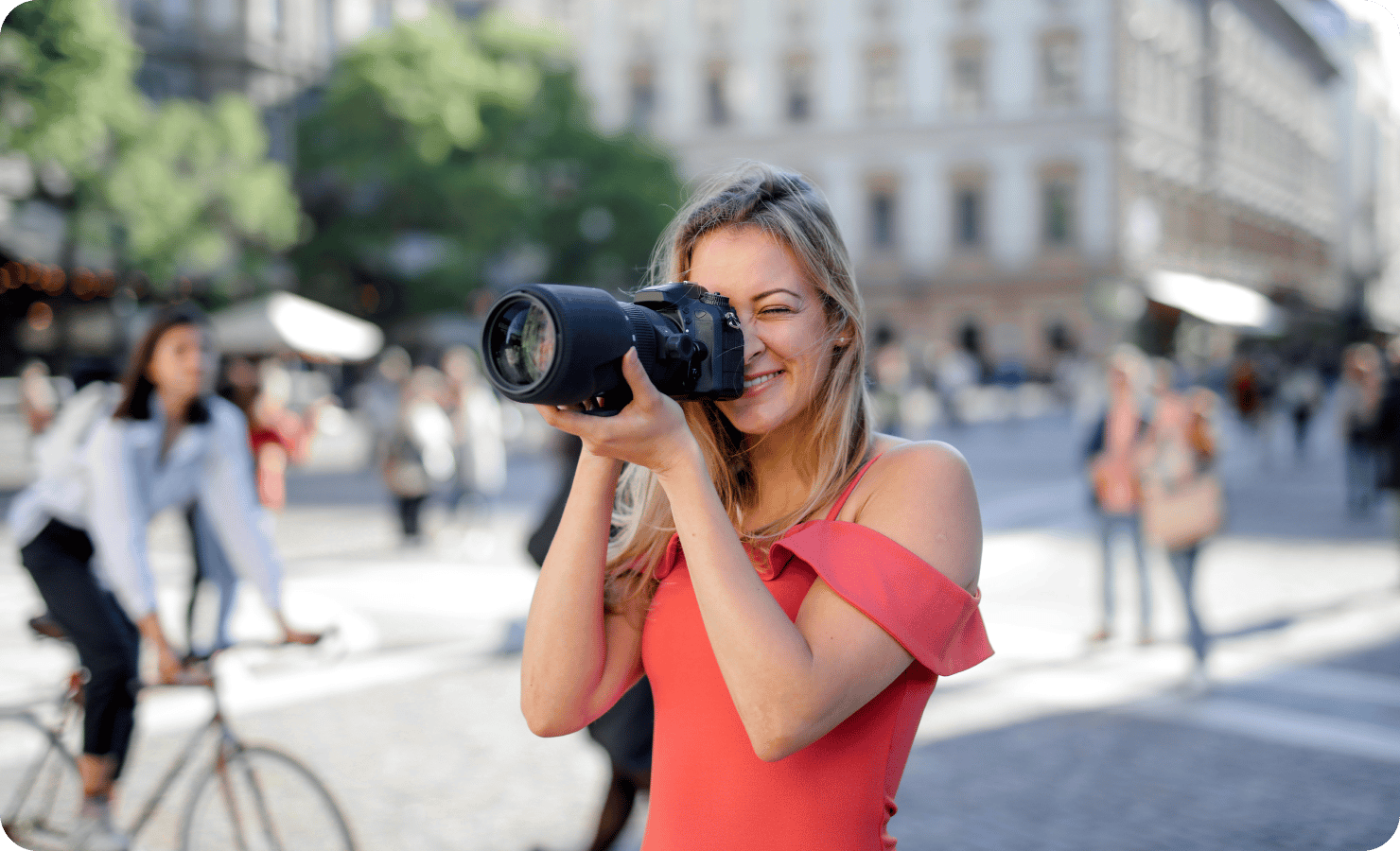woman-photographer-using-top-llc-formation-service-corpify-inc